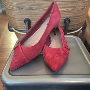 Tahari Pioneer Flats